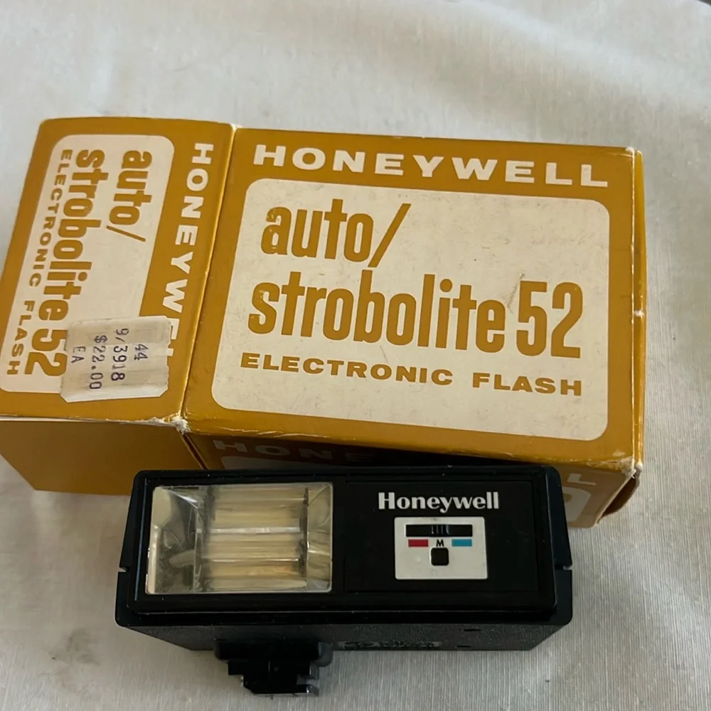 Auto strobolitee by Honeywell vintage